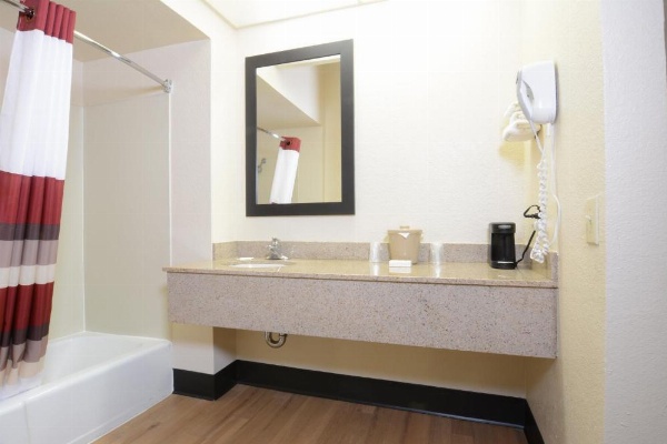 Red Roof Inn San Dimas - Fairplex image 11