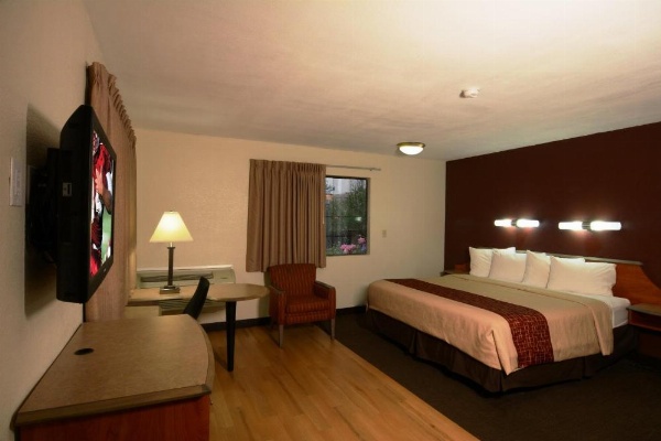 Red Roof Inn San Dimas - Fairplex image 25