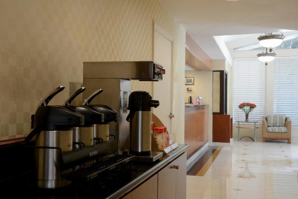 Red Roof Inn San Dimas - Fairplex image 3